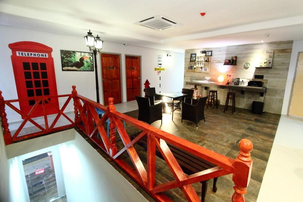 91 Street Boutique Inn Мири Экстерьер фото