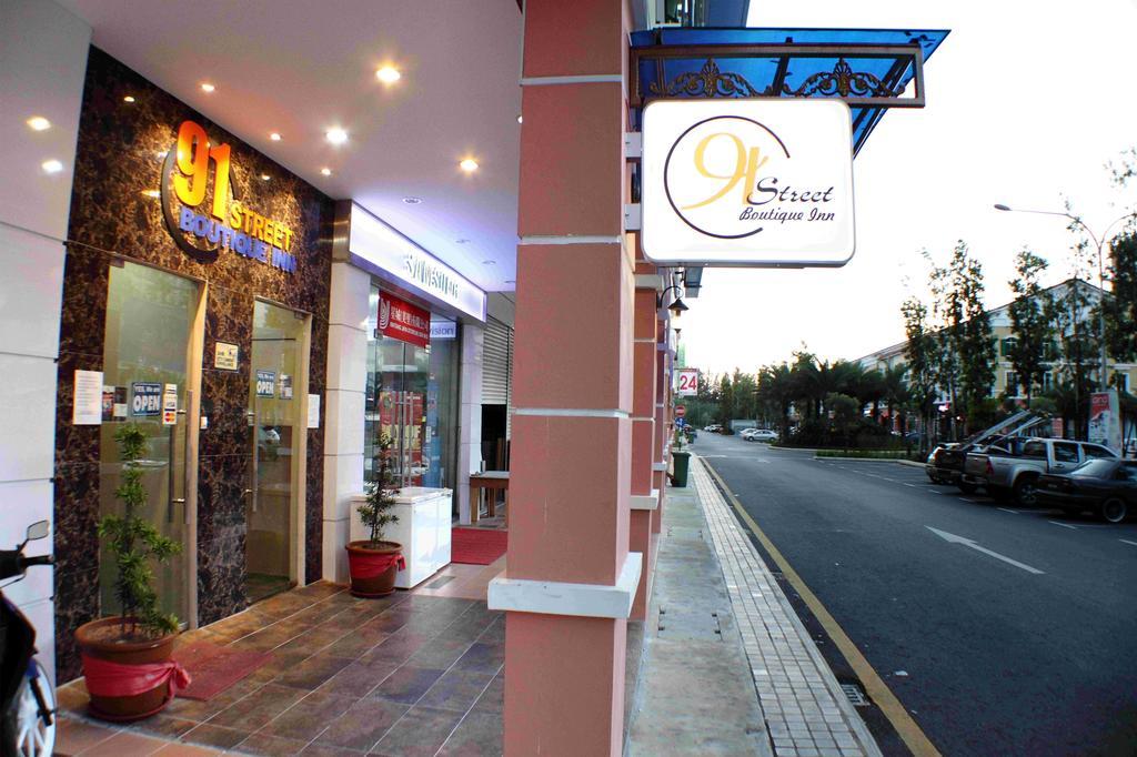 91 Street Boutique Inn Мири Экстерьер фото