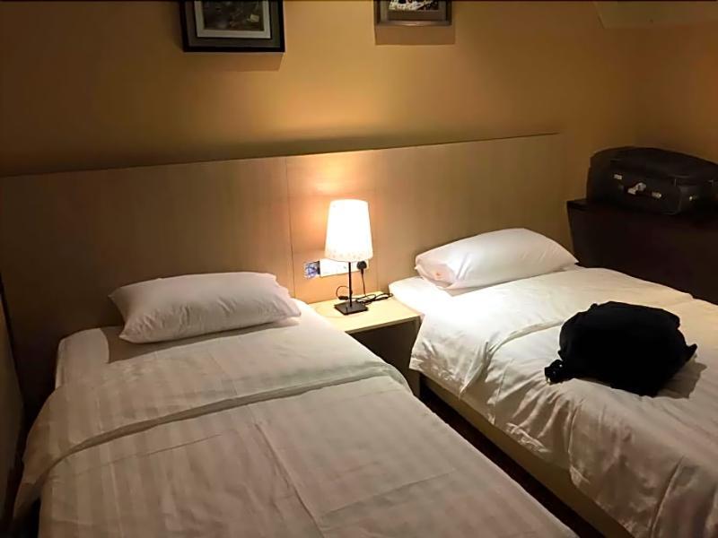 91 Street Boutique Inn Мири Экстерьер фото