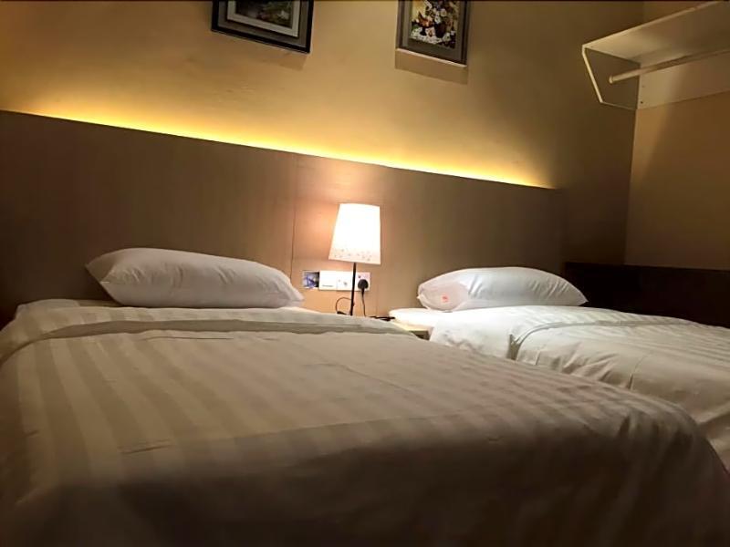 91 Street Boutique Inn Мири Экстерьер фото
